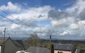 Cheerful Two Bedroom Cottage In The Forest Of Dean